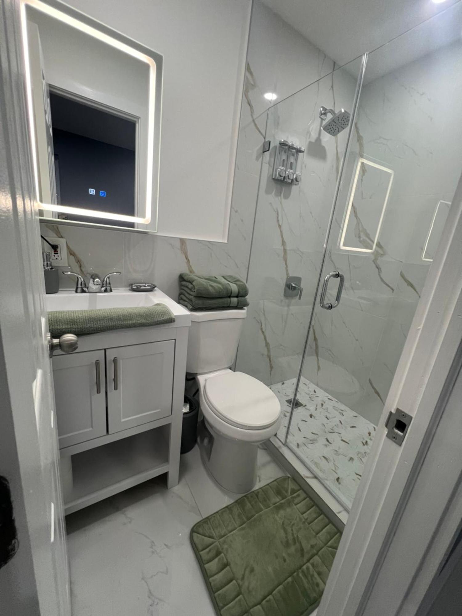 Modern Studio Near Wynwood Маямі Екстер'єр фото
